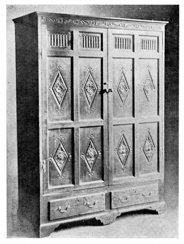 OAK CUPBOARD.