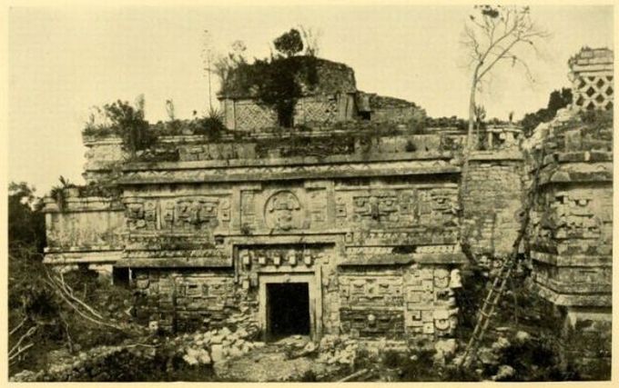 THE NUNNERY (CASA DE LAS MONJAS), CHICHEN ITZA.